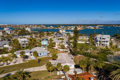 House in Redington Beach, Florida 2 bedrooms, 119.57 sq.m. № 1614285 - photo 25