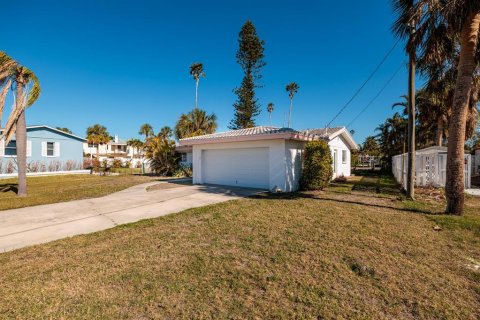 House in Redington Beach, Florida 2 bedrooms, 119.57 sq.m. № 1614285 - photo 18