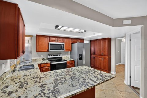 House in North Fort Myers, Florida 3 bedrooms, 152.45 sq.m. № 1911348 - photo 8