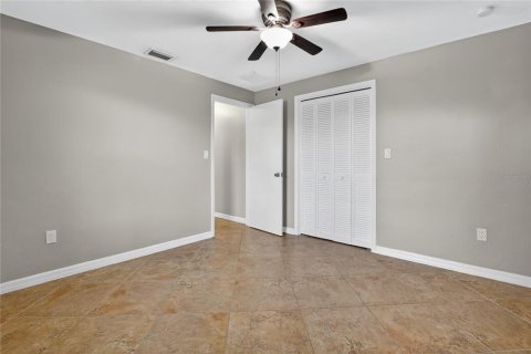 House in North Fort Myers, Florida 3 bedrooms, 152.45 sq.m. № 1911348 - photo 23