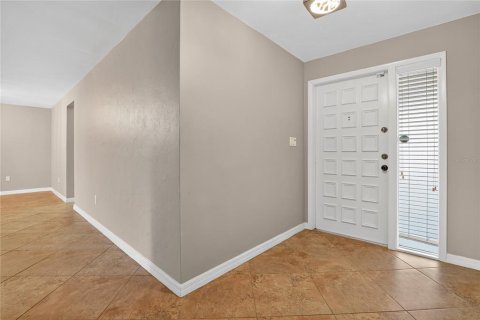 House in North Fort Myers, Florida 3 bedrooms, 152.45 sq.m. № 1911348 - photo 6