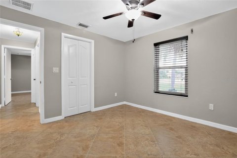 House in North Fort Myers, Florida 3 bedrooms, 152.45 sq.m. № 1911348 - photo 25
