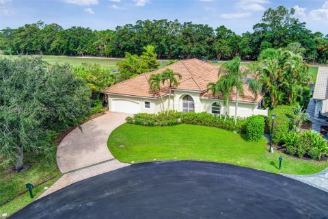House in Palm Beach Gardens, Florida 4 bedrooms, 283.91 sq.m. № 1737832 - photo 1