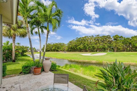 House in Palm Beach Gardens, Florida 4 bedrooms, 283.91 sq.m. № 1737832 - photo 11