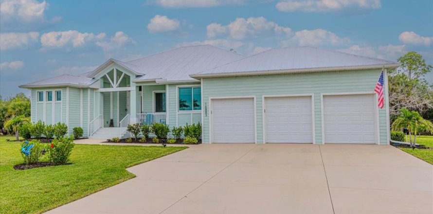 Villa ou maison à Punta Gorda, Floride 4 chambres, 195.19 m2 № 2314906