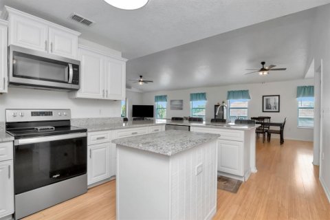 Casa en venta en New Port Richey, Florida, 4 dormitorios, 240.43 m2 № 1824972 - foto 18