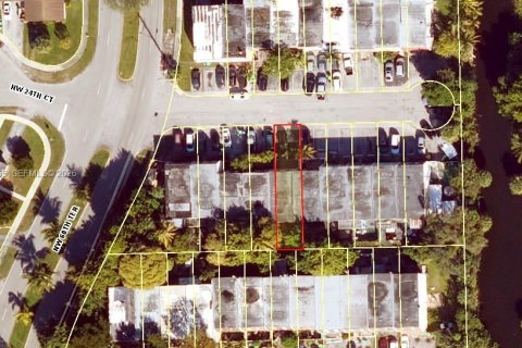 Adosado en venta en Sunrise, Florida, 3 dormitorios, 143.26 m2 № 2043357 - foto 7