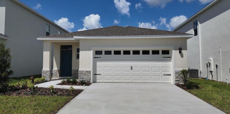 Villa ou maison à Lake Hamilton, Floride 4 chambres, 154.68 m2 № 2408231
