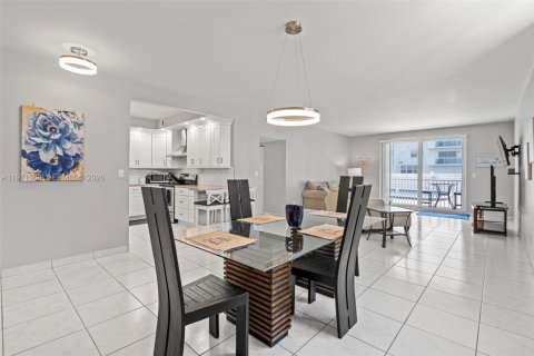 Купить кондоминиум в Холливуд, Флорида 2 спальни, 128.76м2, № 2036417 - фото 5