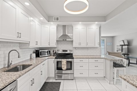 Купить кондоминиум в Холливуд, Флорида 2 спальни, 128.76м2, № 2036417 - фото 19