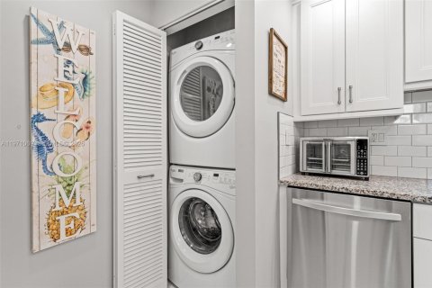 Купить кондоминиум в Холливуд, Флорида 2 спальни, 128.76м2, № 2036417 - фото 18