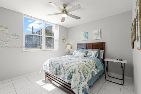 Купить кондоминиум в Холливуд, Флорида 2 спальни, 128.76м2, № 2036417 - фото 26