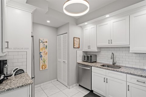 Купить кондоминиум в Холливуд, Флорида 2 спальни, 128.76м2, № 2036417 - фото 15