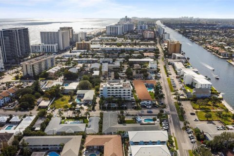 Condominio en venta en Pompano Beach, Florida, 1 dormitorio, 68.75 m2 № 2083085 - foto 28