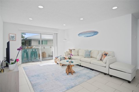 Condominio en venta en Pompano Beach, Florida, 1 dormitorio, 68.75 m2 № 2083085 - foto 6