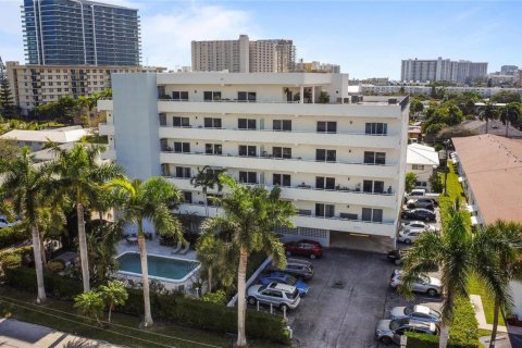 Condominio en venta en Pompano Beach, Florida, 1 dormitorio, 68.75 m2 № 2083085 - foto 21