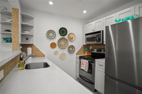 Condominio en venta en Pompano Beach, Florida, 1 dormitorio, 68.75 m2 № 2083085 - foto 8