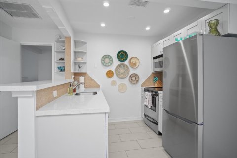 Condominio en venta en Pompano Beach, Florida, 1 dormitorio, 68.75 m2 № 2083085 - foto 9