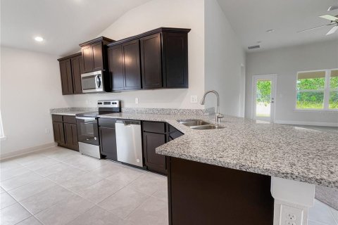 House in Saint Cloud, Florida 4 bedrooms, 169.08 sq.m. № 1410189 - photo 6