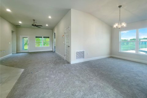 House in Saint Cloud, Florida 4 bedrooms, 169.08 sq.m. № 1410189 - photo 3