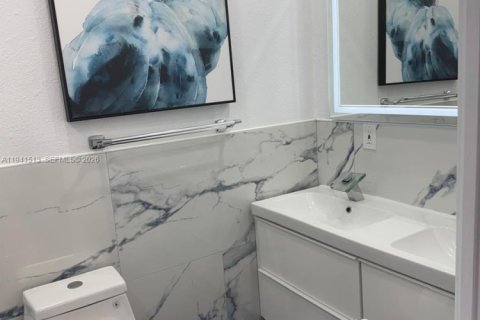 Copropriété à vendre à Lauderdale Lakes, Floride: 2 chambres, 87.7 m2 № 1998874 - photo 10