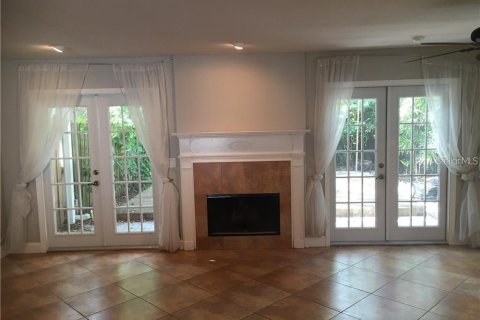 Adosado en venta en Tampa, Florida, 2 dormitorios, 121.52 m2 № 2103901 - foto 4