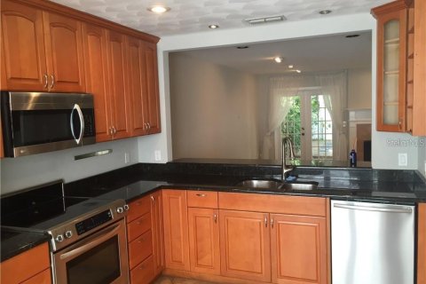 Adosado en venta en Tampa, Florida, 2 dormitorios, 121.52 m2 № 2103901 - foto 5
