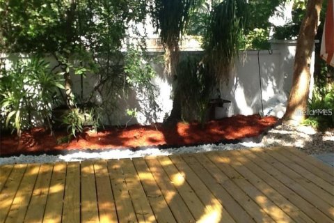 Adosado en venta en Tampa, Florida, 2 dormitorios, 121.52 m2 № 2103901 - foto 2