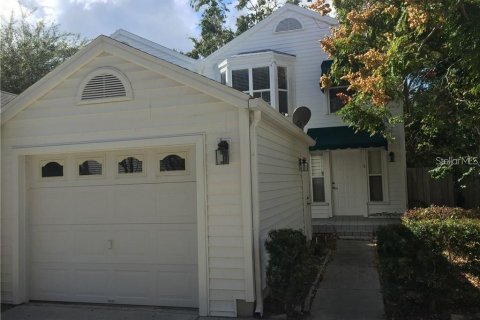 Adosado en Tampa, Florida 2 dormitorios, 121.52 m2 № 2103901