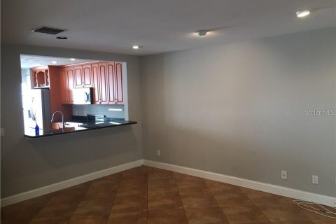 Adosado en venta en Tampa, Florida, 2 dormitorios, 121.52 m2 № 2103901 - foto 7