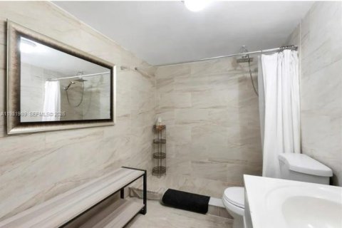 Condo in North Miami Beach, Florida, 2 bedrooms  № 2043294 - photo 6