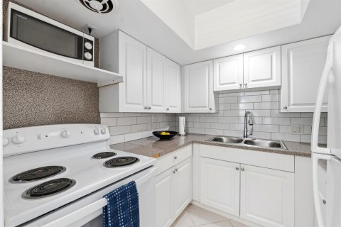 Appartement à louer à Pompano Beach, Floride: 1 chambre, 352.84 m2 № 2386950 - photo 4