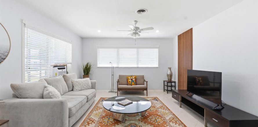 Appartement à Pompano Beach, Floride 1 chambre, 352.84 m2 № 2386950