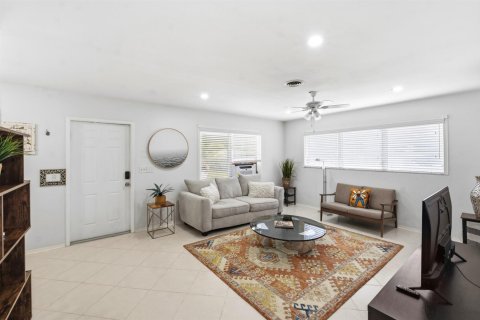 Appartement à louer à Pompano Beach, Floride: 1 chambre, 352.84 m2 № 2386950 - photo 6