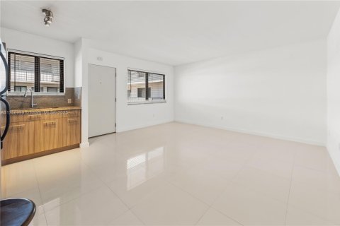 Condominio en venta en Miami, Florida, 1 dormitorio, 53.33 m2 № 1707243 - foto 9
