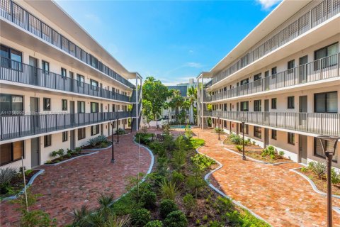 Condominio en venta en Miami, Florida, 1 dormitorio, 53.33 m2 № 1707243 - foto 17