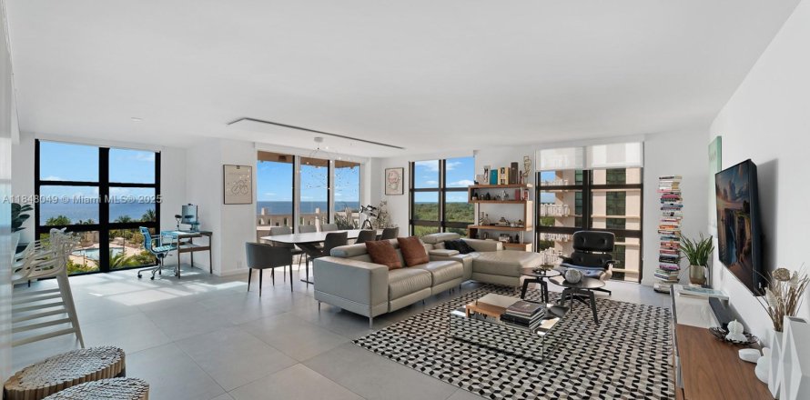 Condo in Key Biscayne, Florida, 3 bedrooms № 1849284