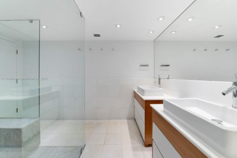 Condo in Key Biscayne, Florida, 3 bedrooms  № 1849284 - photo 18