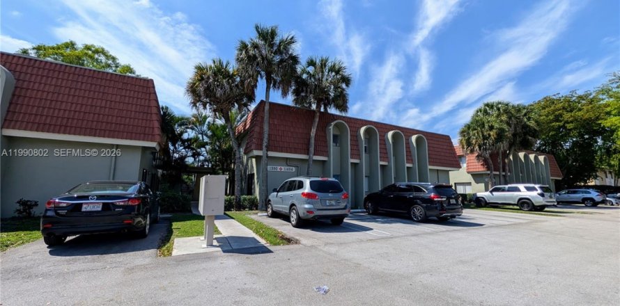 Condominio en Coral Springs, Florida, 2 dormitorios  № 2058027