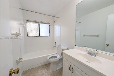 Condominio en alquiler en Coral Springs, Florida, 2 dormitorios, 69.96 m2 № 2058027 - foto 12