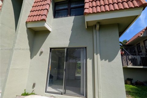 Condominio en alquiler en Coral Springs, Florida, 2 dormitorios, 69.96 m2 № 2058027 - foto 5