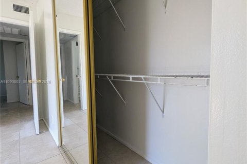 Condominio en alquiler en Coral Springs, Florida, 2 dormitorios, 69.96 m2 № 2058027 - foto 19