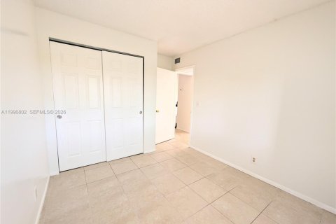 Condominio en alquiler en Coral Springs, Florida, 2 dormitorios, 69.96 m2 № 2058027 - foto 9