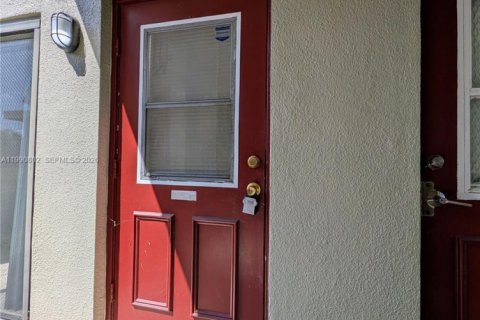 Condominio en alquiler en Coral Springs, Florida, 2 dormitorios, 69.96 m2 № 2058027 - foto 6