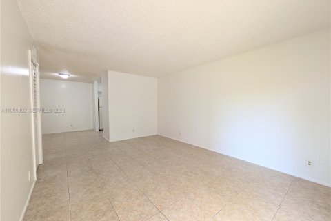 Condominio en alquiler en Coral Springs, Florida, 2 dormitorios, 69.96 m2 № 2058027 - foto 23