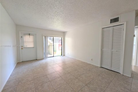 Condominio en alquiler en Coral Springs, Florida, 2 dormitorios, 69.96 m2 № 2058027 - foto 25