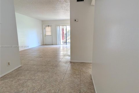 Condominio en alquiler en Coral Springs, Florida, 2 dormitorios, 69.96 m2 № 2058027 - foto 28