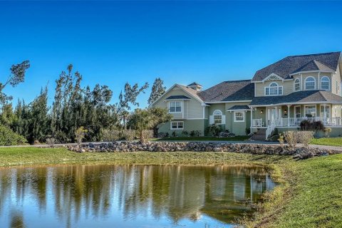 House in Terra Ceia, Florida 3 bedrooms, 376.72 sq.m. № 2213225