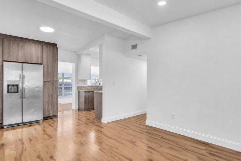Casa en venta en Pompano Beach, Florida, 4 dormitorios, 127.18 m2 № 2185546 - foto 8