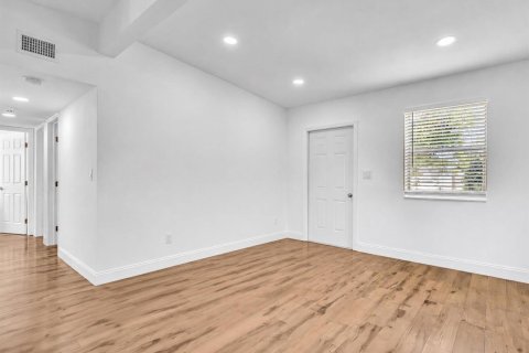 Casa en venta en Pompano Beach, Florida, 4 dormitorios, 127.18 m2 № 2185546 - foto 10